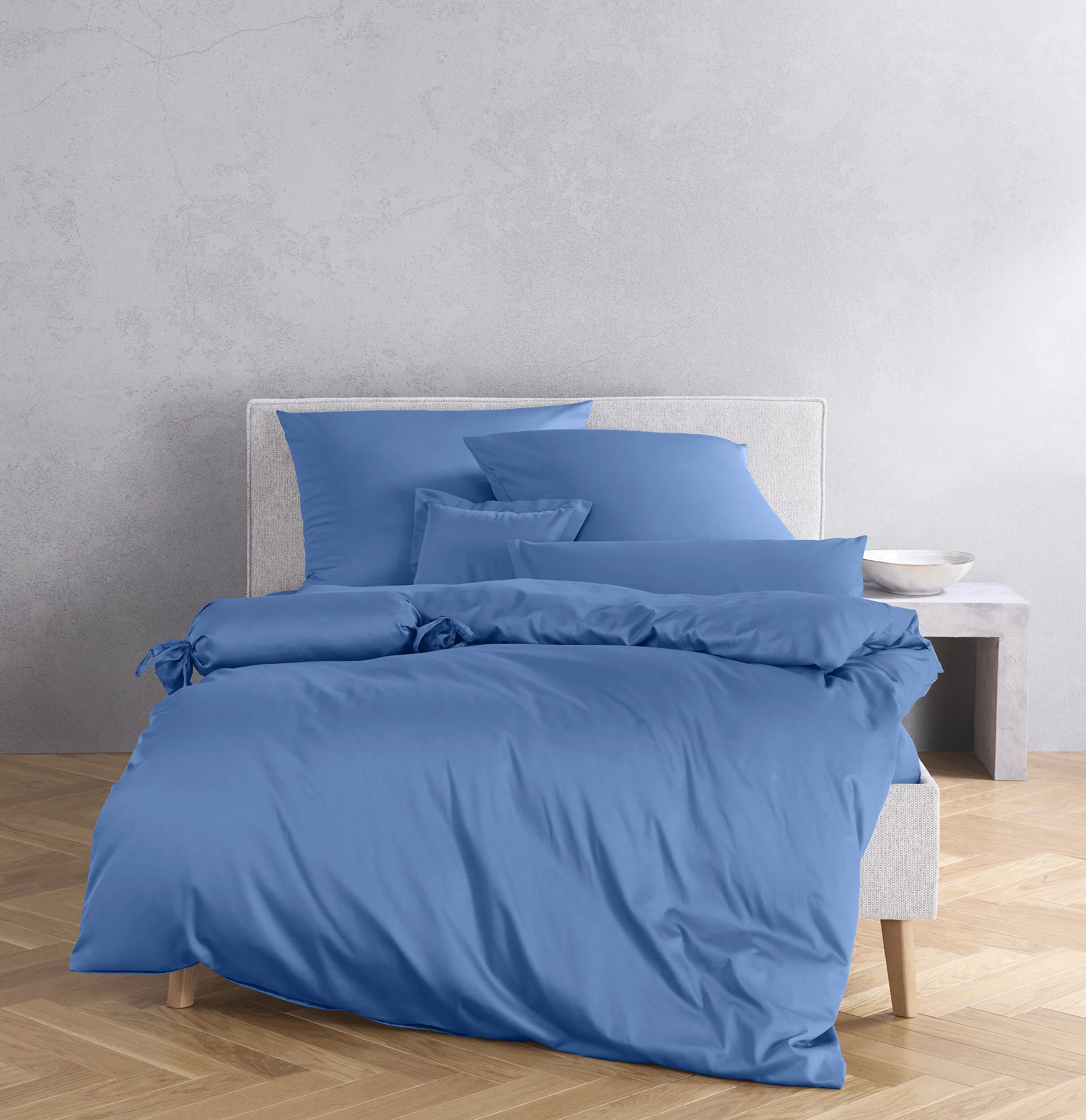 Mittelblau